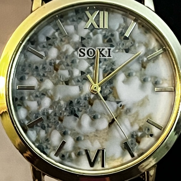 SPG Fashion Gold Tone Bling Jewelry Set. - Picture 5 of 9